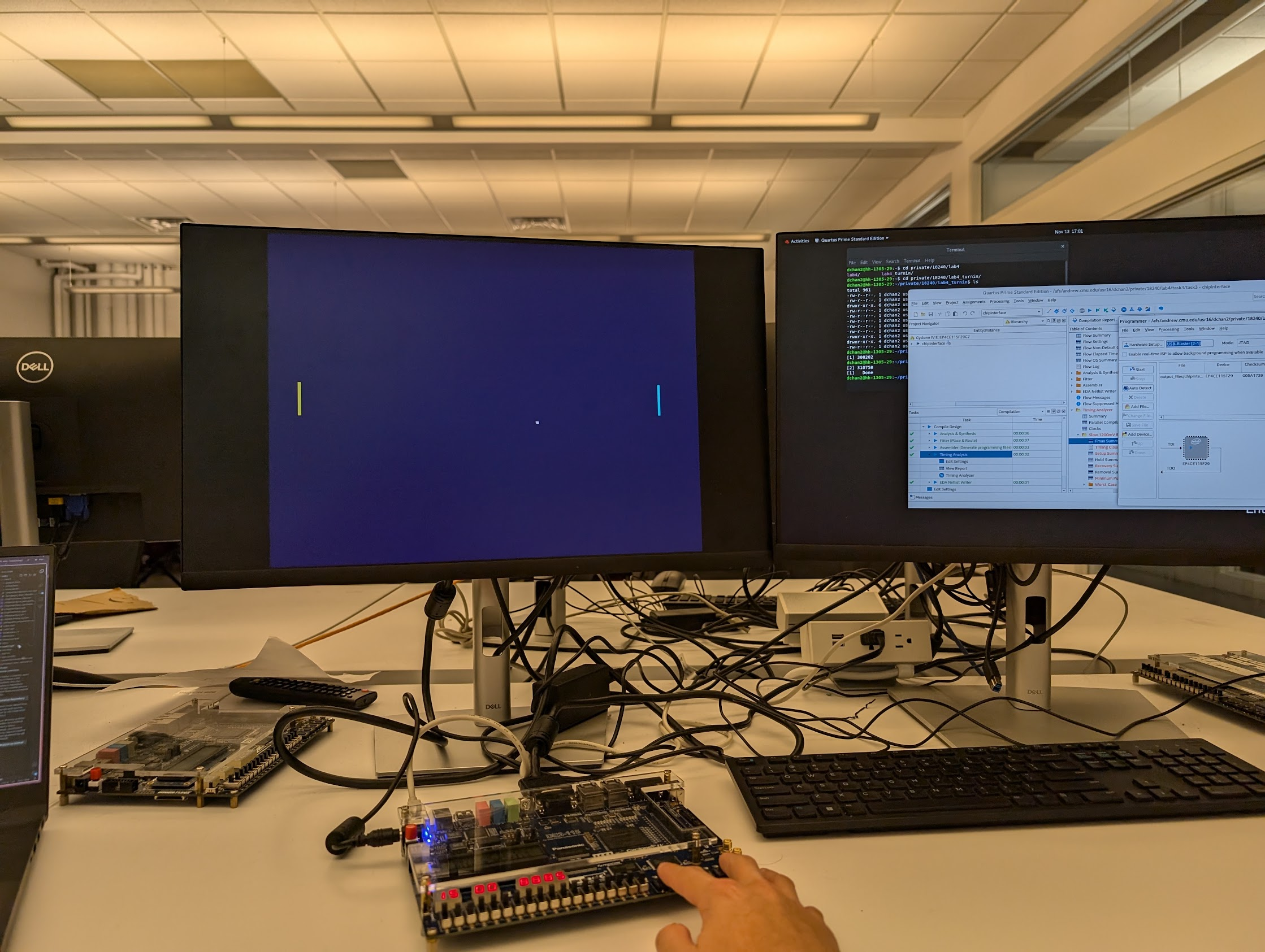 Pong Gameplay on FPGA